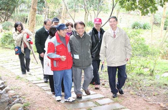 2010-03-09台北市國教參訪團來訪卓環祥獅迎賓
