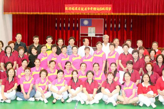 20100619龍岩老體協參訪烈嶼直呼:不虛此行