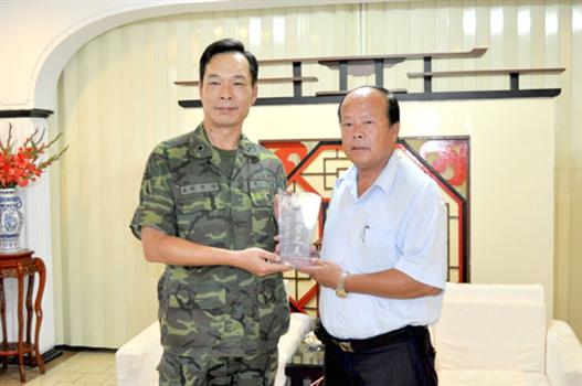 20100922-各鄉鎮長昨展開勞軍