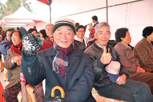 20110110-烈嶼鄉民喜迎大橋