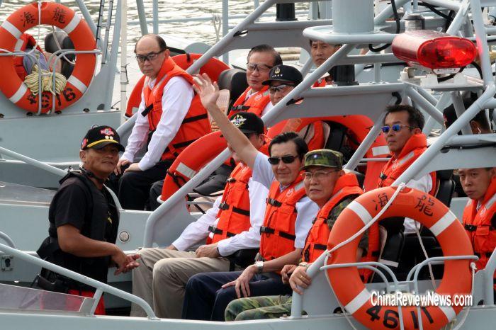 20110906-馬總統金門勞軍 搭陸航特兩棲偵察營快艇登上二膽島